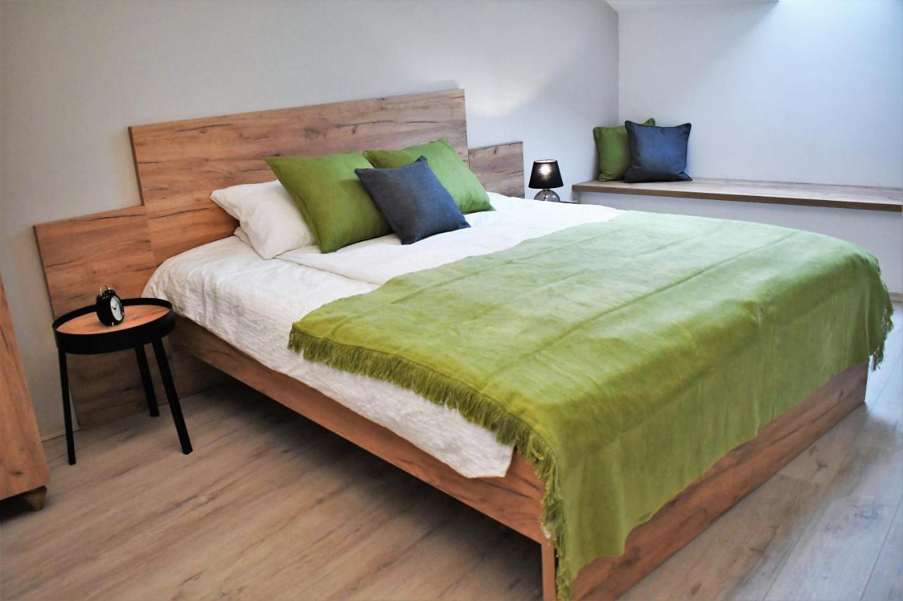 Vatus Apartmanhaz Вац Экстерьер фото