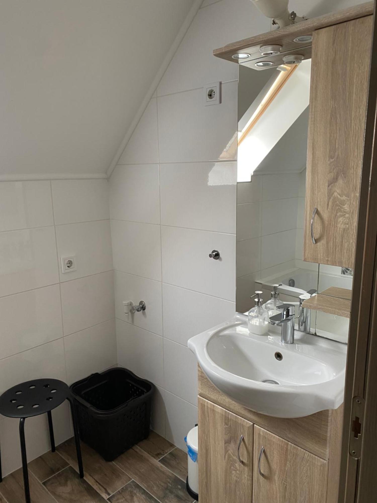 Vatus Apartmanhaz Вац Экстерьер фото