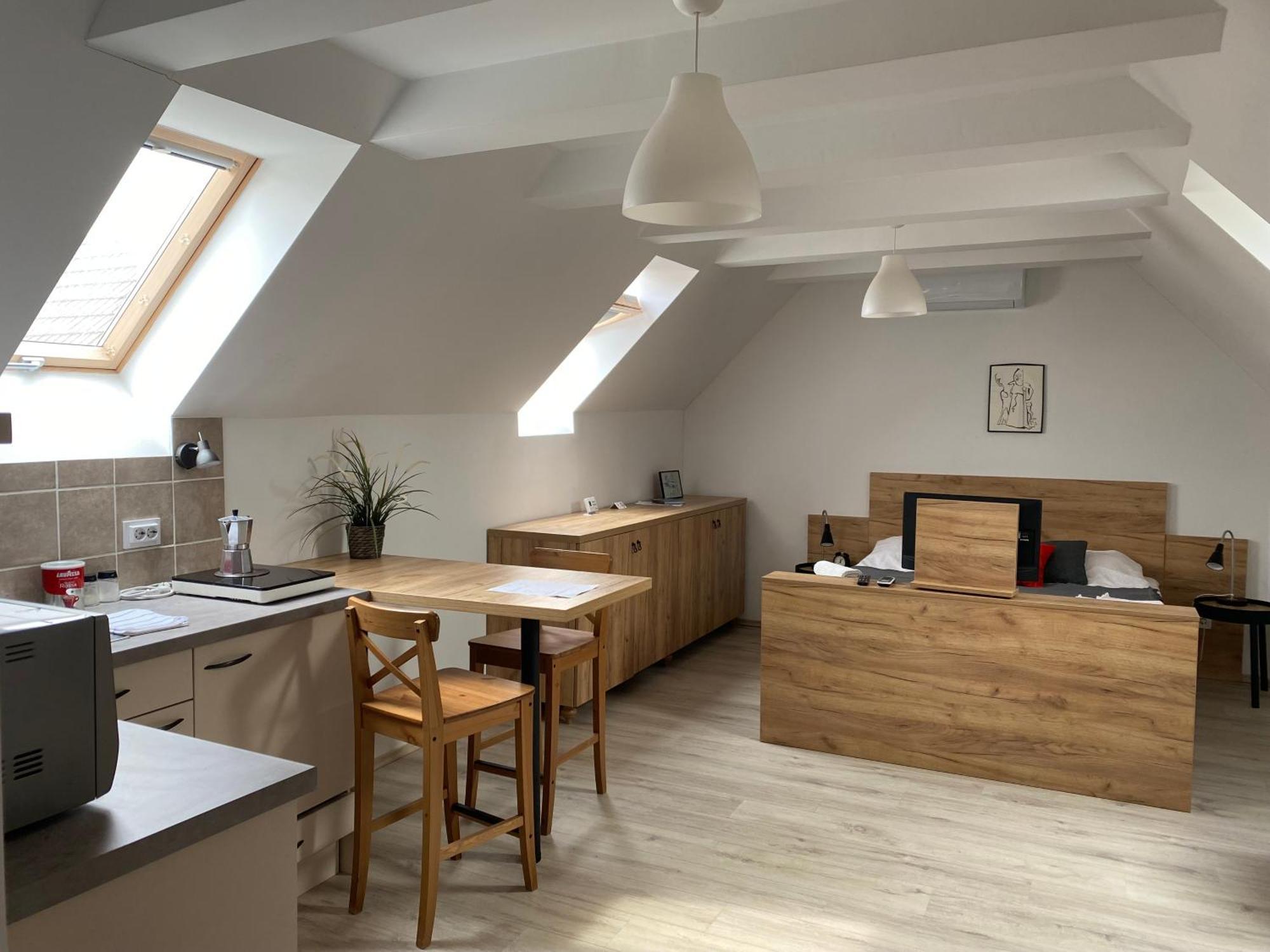 Vatus Apartmanhaz Вац Экстерьер фото