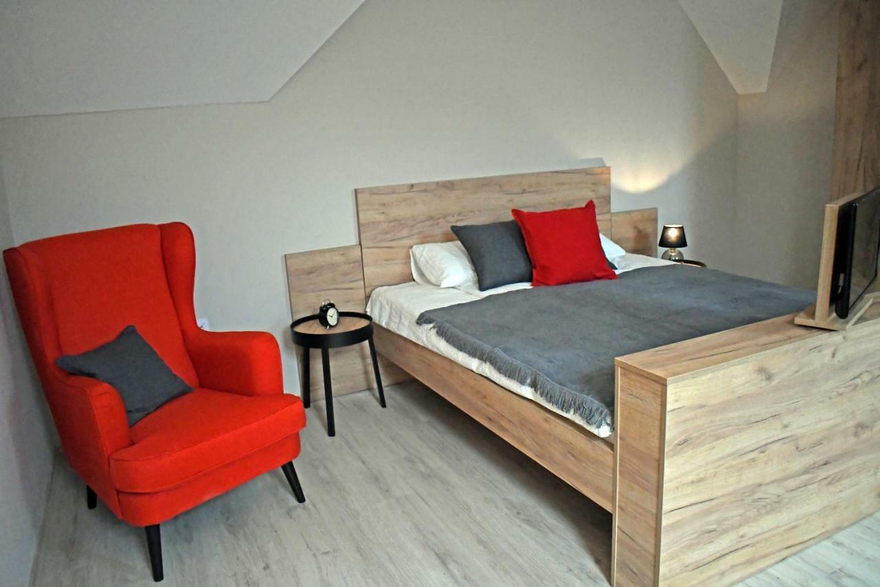 Vatus Apartmanhaz Вац Экстерьер фото