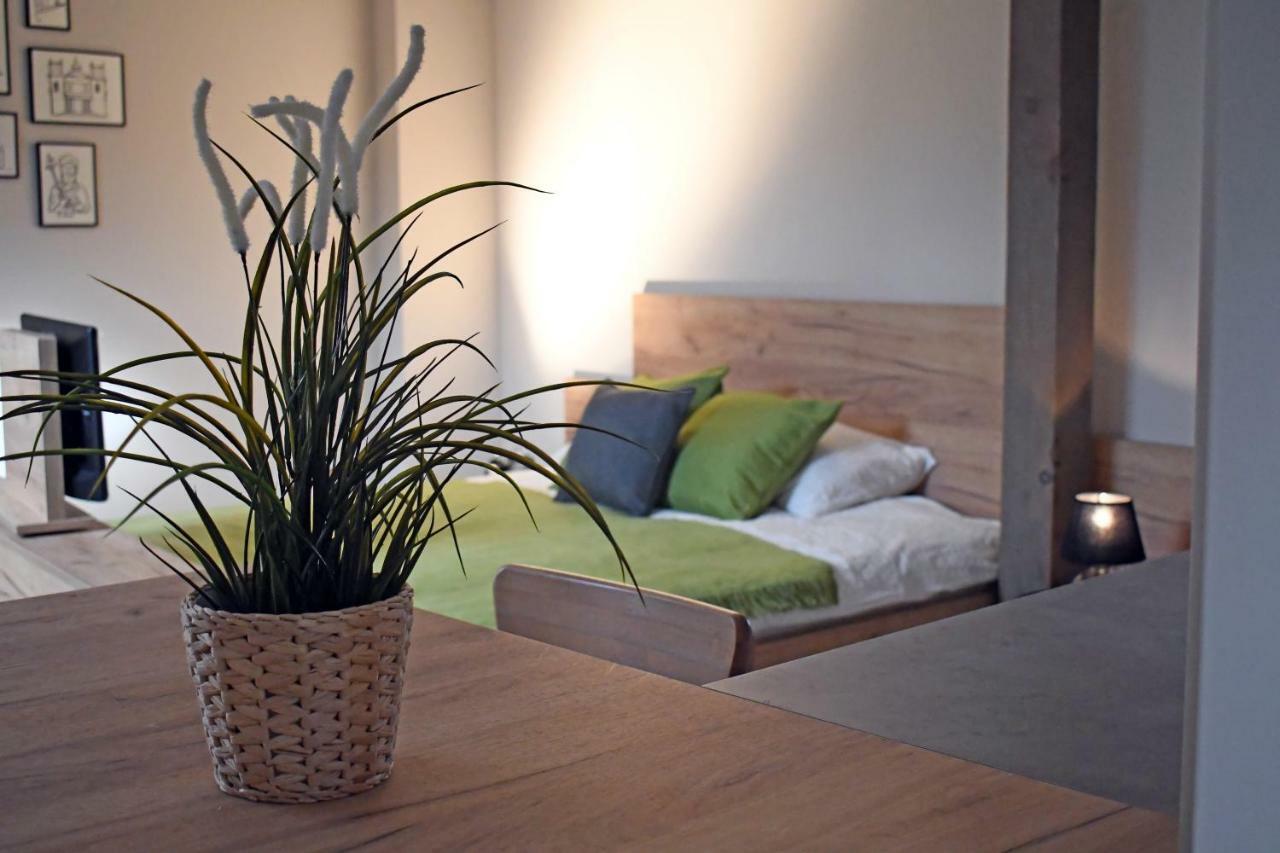 Vatus Apartmanhaz Вац Экстерьер фото